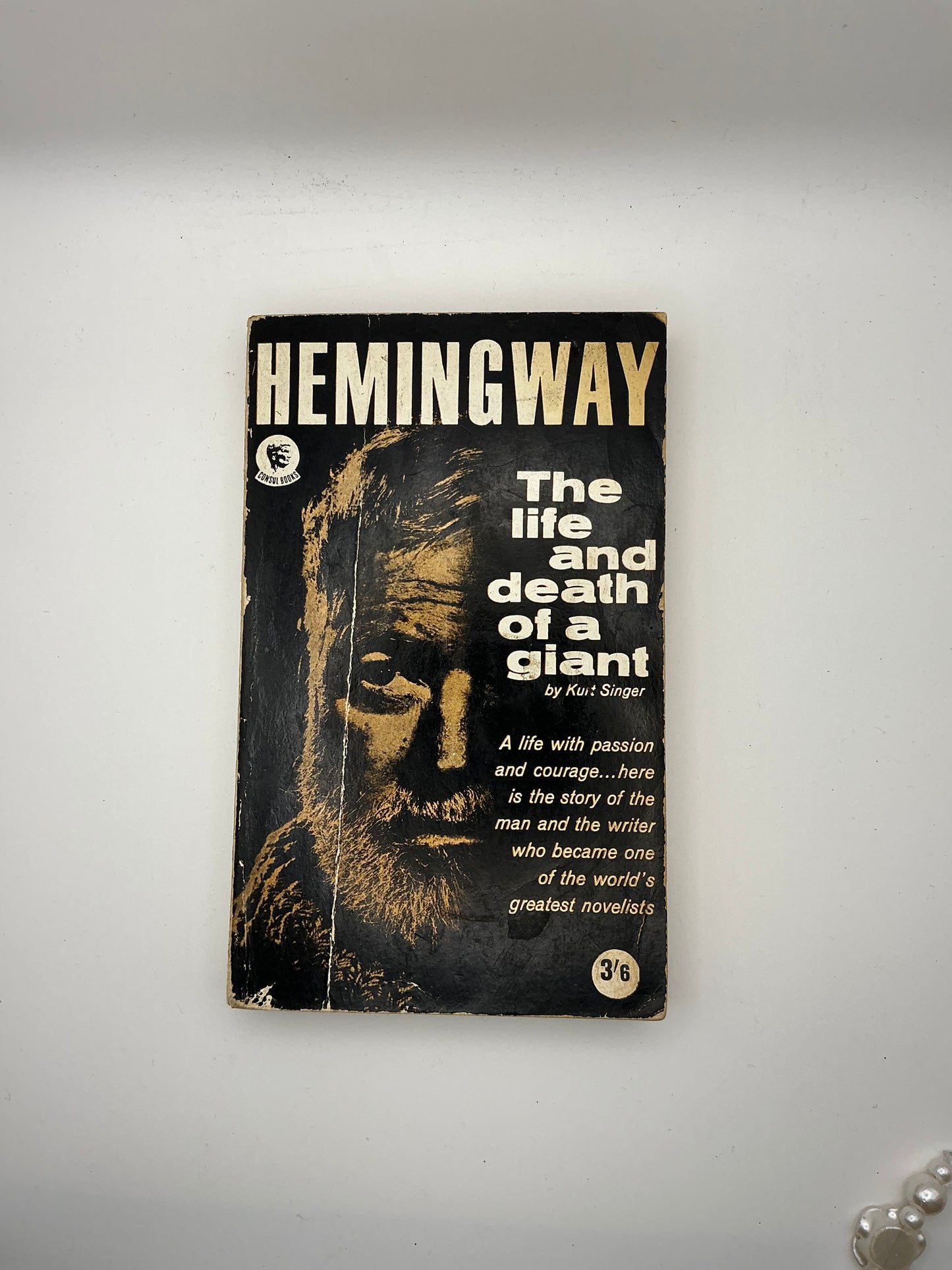 Hemingway: life and death of a giant